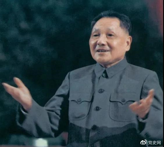 在1978年2月24日至3月8日召開的全國政協(xié)五屆一次會(huì)議上，鄧小平當(dāng)選為全國政協(xié)主席。
