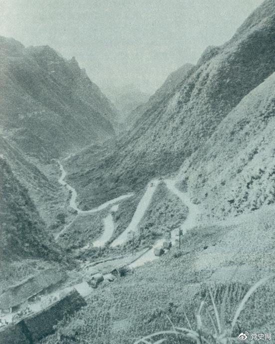 　　1935年2月18日至21日，紅軍奪取桐梓、占領婁山關、再克遵義城，取得了殲滅和擊潰國民黨軍2個師又8個團的大勝利。圖為黔北要隘婁山關。