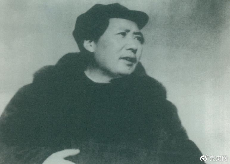 　　1949年3月23日，毛澤東率領(lǐng)中共中央機(jī)關(guān)離開西柏坡前往北平。出發(fā)時(shí)，他對(duì)周恩來說，今天是進(jìn)京的日子，進(jìn)京趕考去。我們決不當(dāng)李自成，我們都希望考個(gè)好成績(jī)。