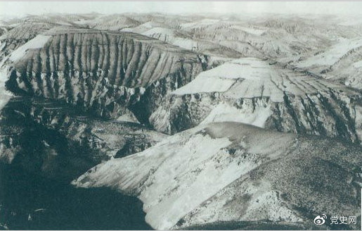 1947年4月14日，西北野戰(zhàn)兵團取得了羊馬河戰(zhàn)役的勝利。圖為羊馬河戰(zhàn)役戰(zhàn)場。