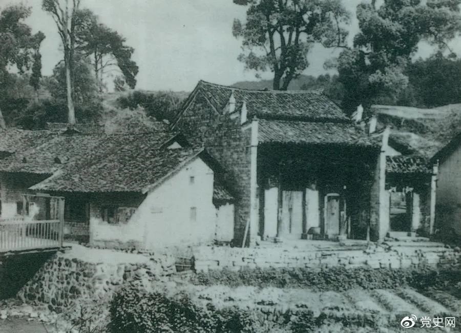 1928年5月20日，毛澤東主持召開中共湘贛邊界第一次代表大會(huì)。圖為會(huì)址——茅坪謝氏慎公祠。