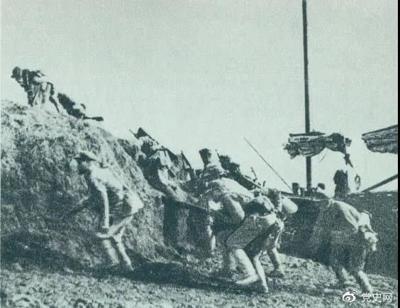 1949年5月23日，人民解放軍向上海國(guó)民黨政府軍隊(duì)發(fā)起總攻，占領(lǐng)了黃浦江堤。